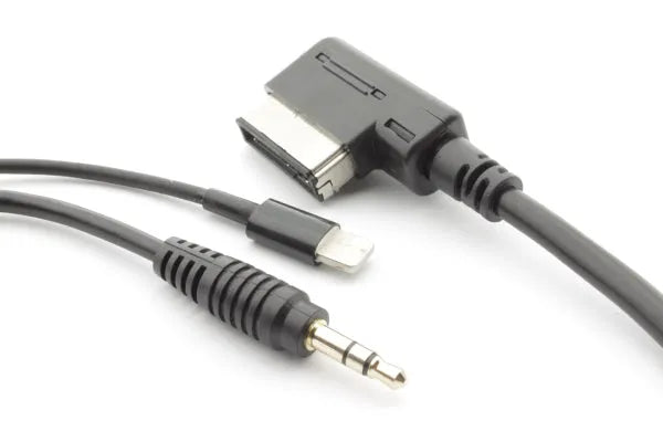 IPhone6-MB 3,5 įėjimo adapteris magnetolai MB 50cm - Adapterio jungtys su 3,5mm ir Lightning kištukais