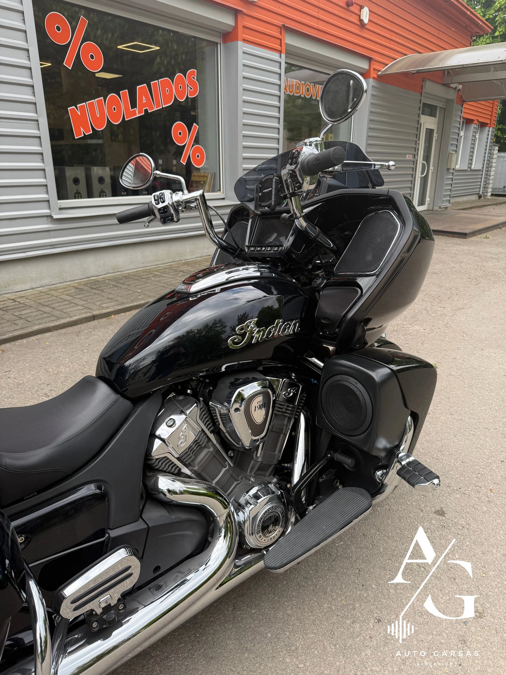 Indian motociklas (2025m) - Garso aparatūra