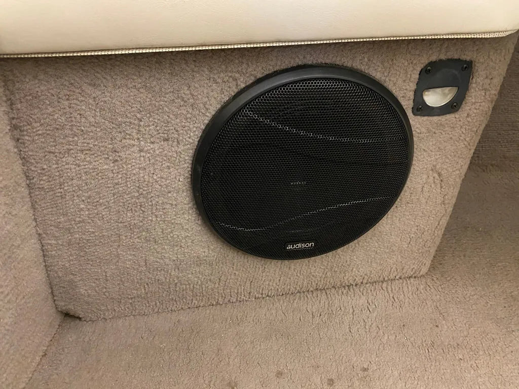 Kateris Stingray garso aparatūra