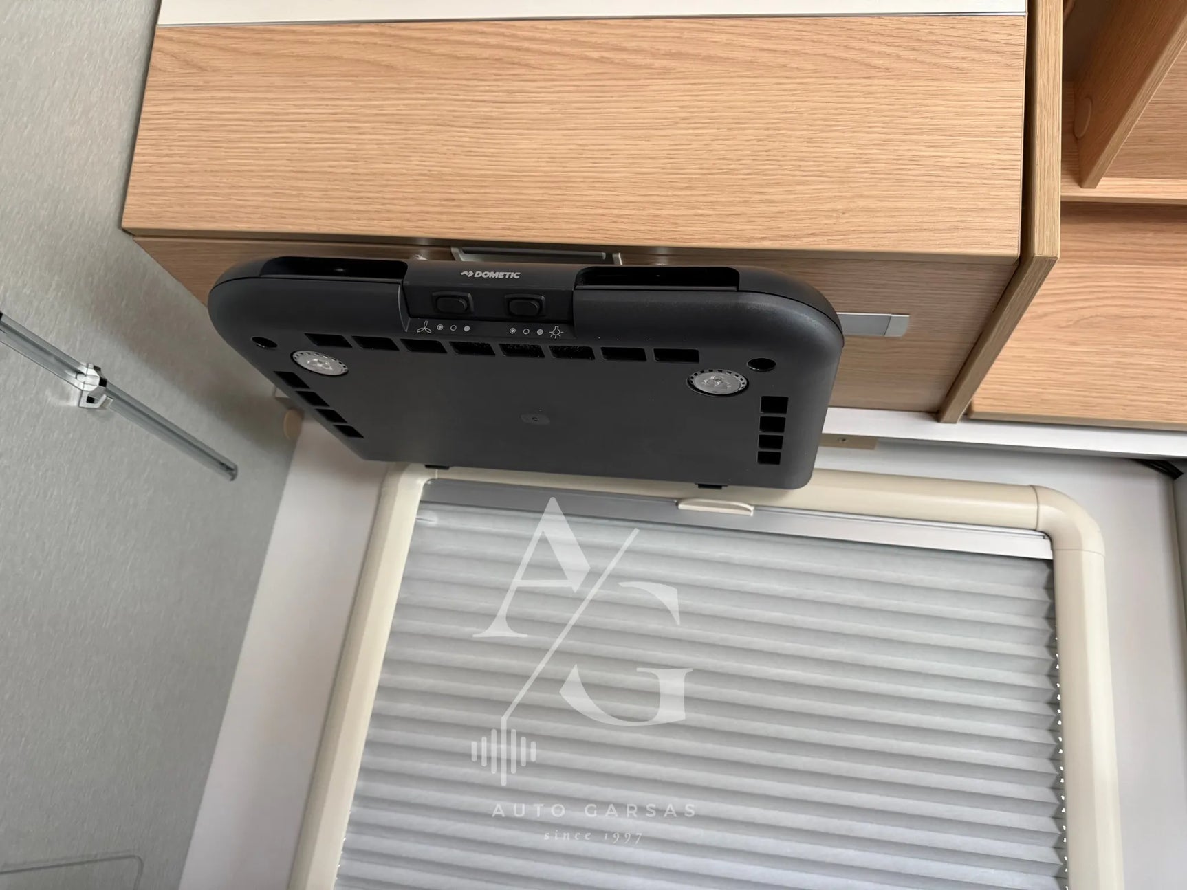 Kemperis Mercedes Hymer, garso aparatūra, saulės baterija, kondicionierius 2025m