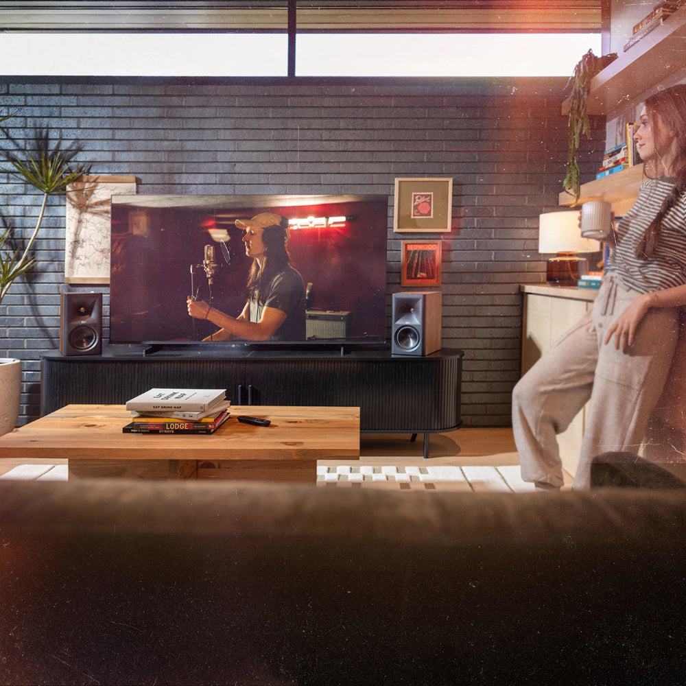 Klipsch The Fives II, aktyvios lentyninės kolonėlės su Dolby Atmos - du garsiakalbiai su medžio apdaila