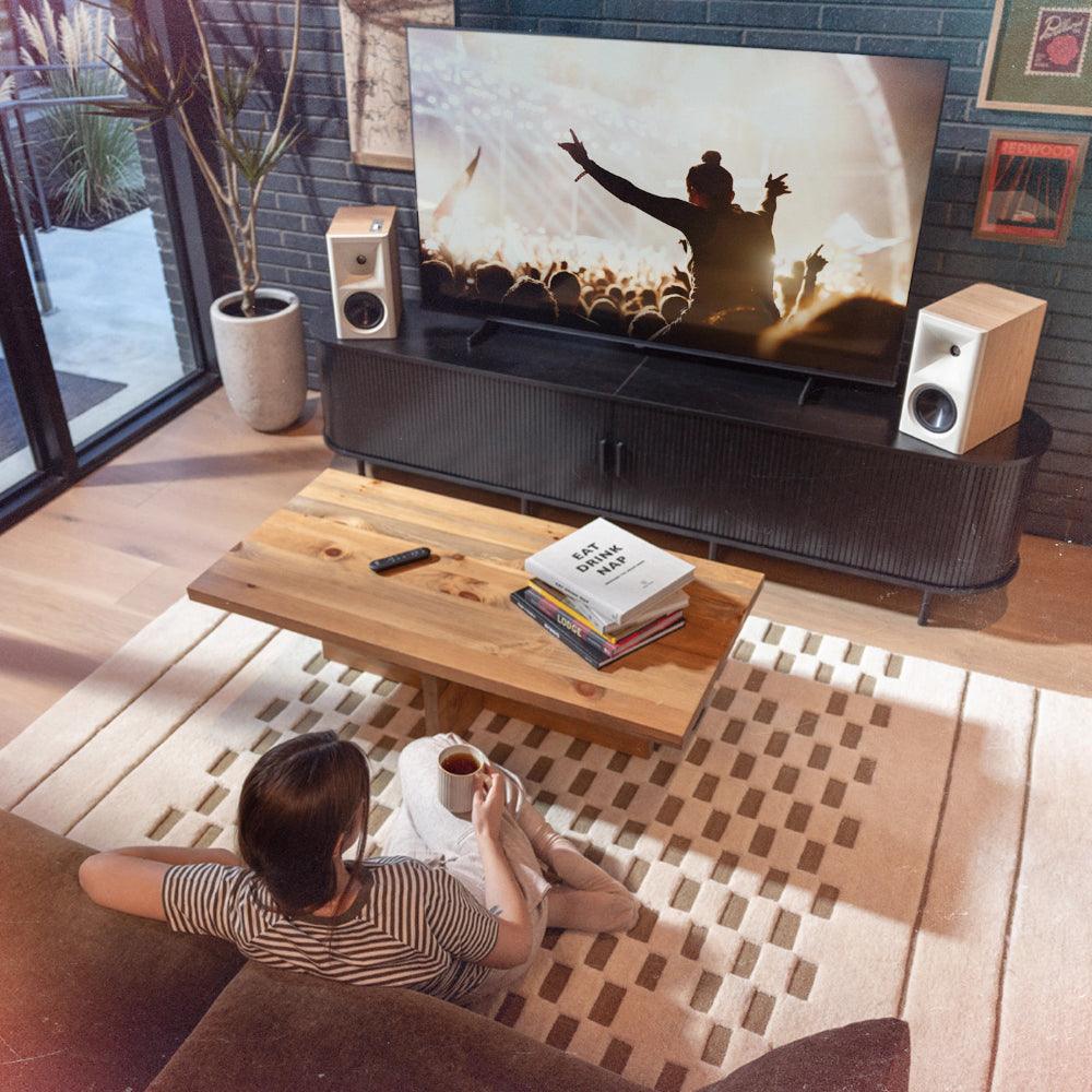 Klipsch The Fives II, aktyvios lentyninės kolonėlės su Dolby Atmos - Kolonėlės su Dolby Atmos ir nuotolinio valdymo pultas