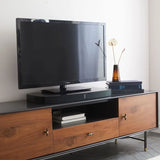 Kompaktiška garso sistema Sonos PLAYBASE su Wi-Fi