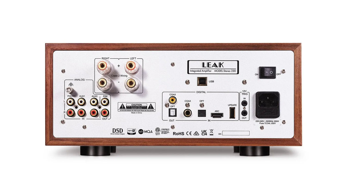 LEAK STEREO 230, integruotas stereo stiprintuvas - Galinė panelė su daugybe jungčių ir jungikliu