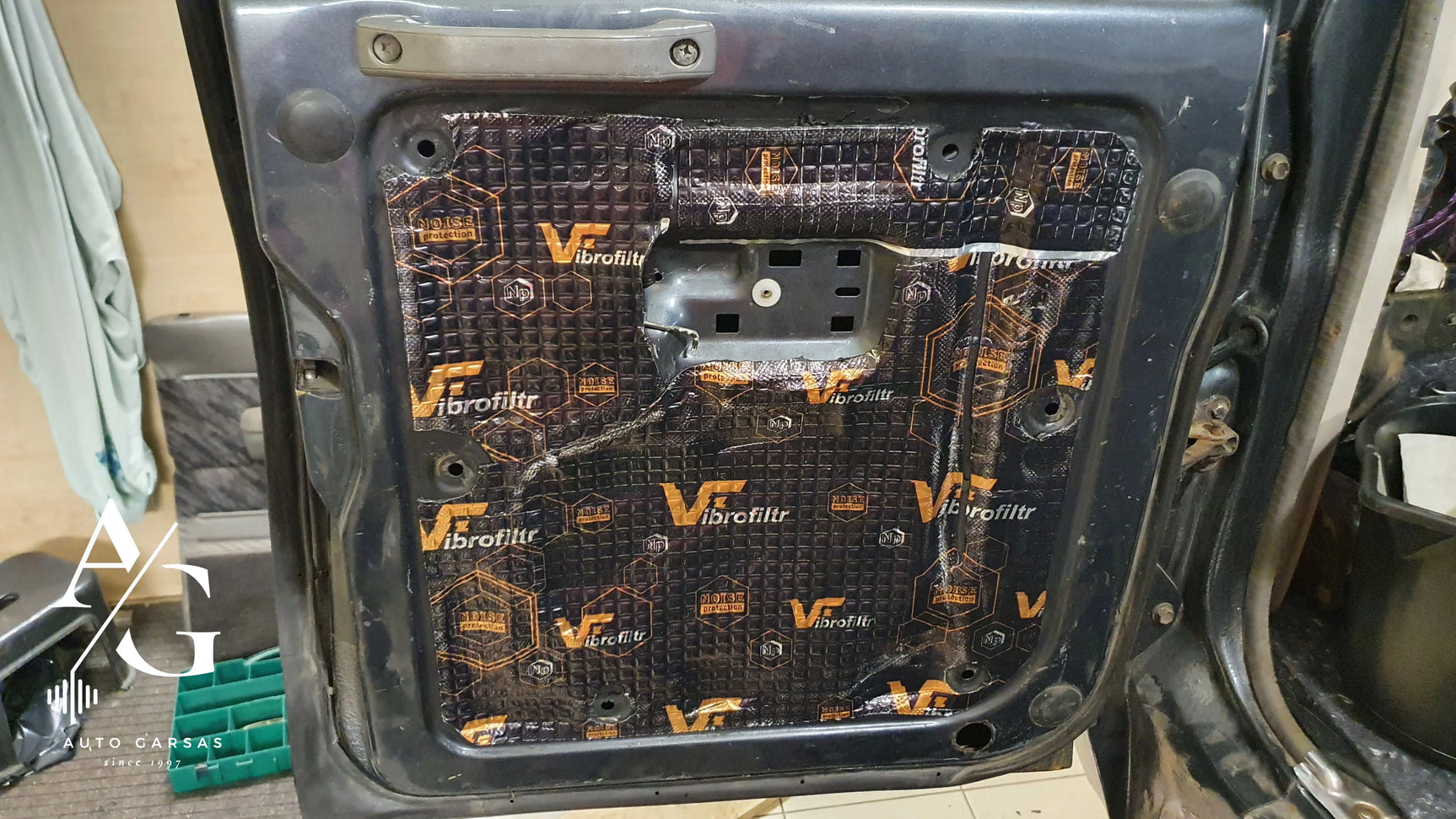 Land Rover Defender, garso izoliacija