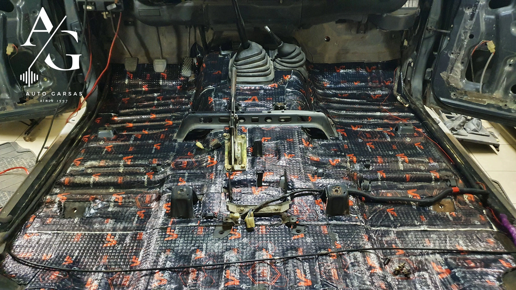 Land Rover Defender, garso izoliacija