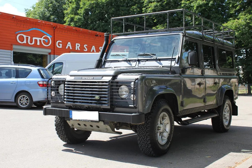 Land Rover garsiakalbiai