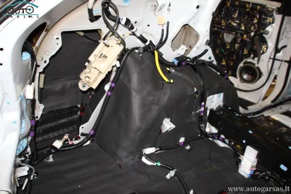 Lexus RX 2014 garso vibro izoliacijos įrengimas