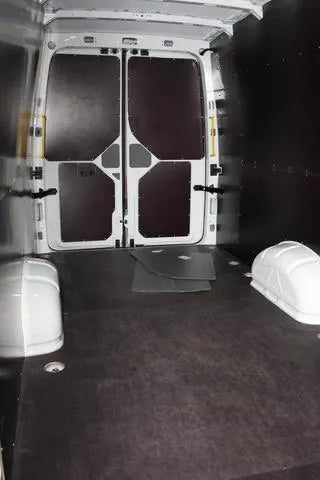 MAN mikroautobuso sienų, grindų arkų, įrengimas drėgmei atsparia faniera