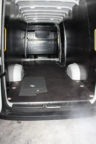 MAN mikroautobuso sienų, grindų arkų, įrengimas drėgmei atsparia faniera