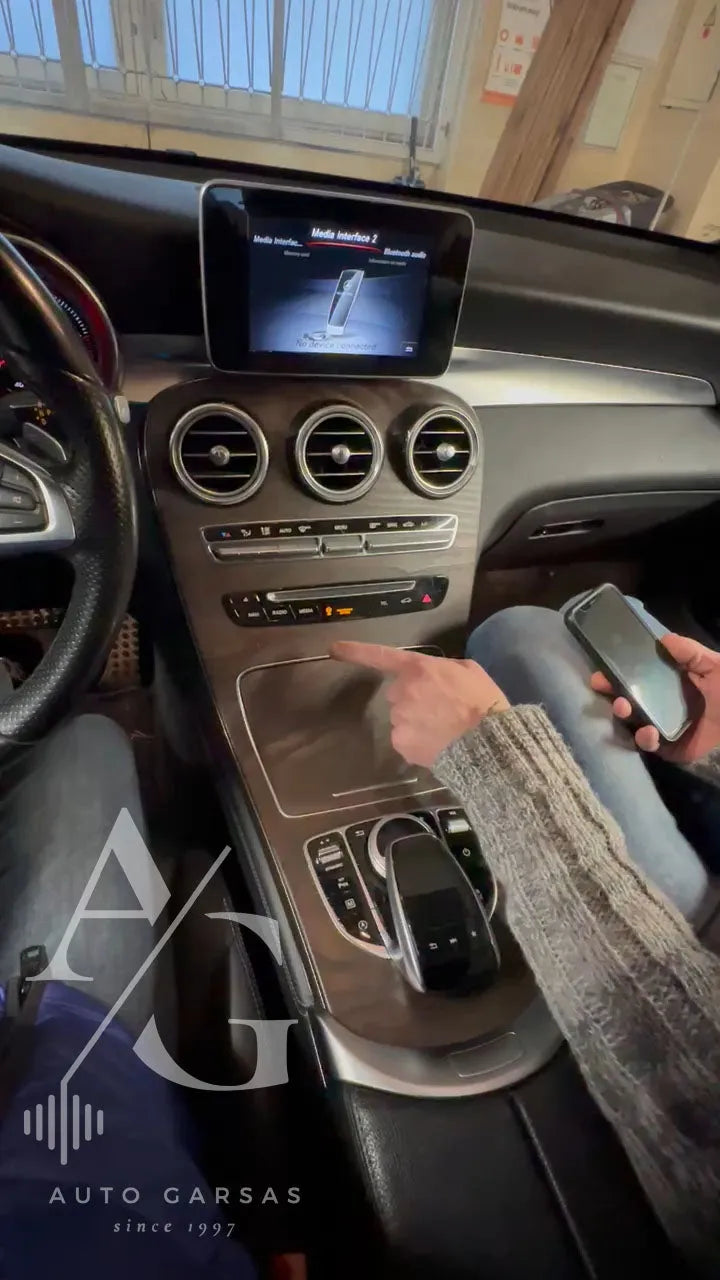 MB GLC CarPlay