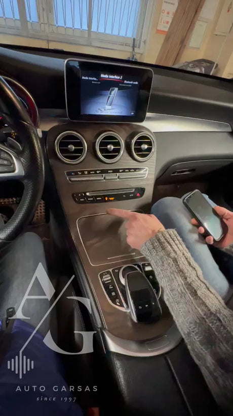 MB GLC CarPlay
