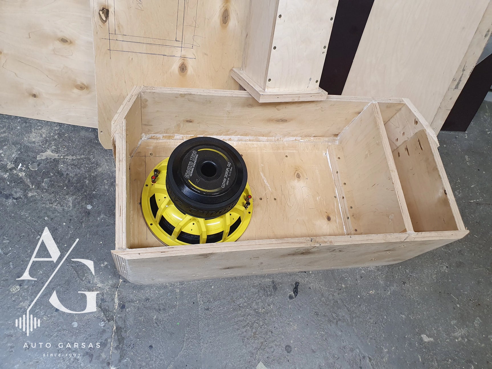 MB S COUPE, garso aparatūra