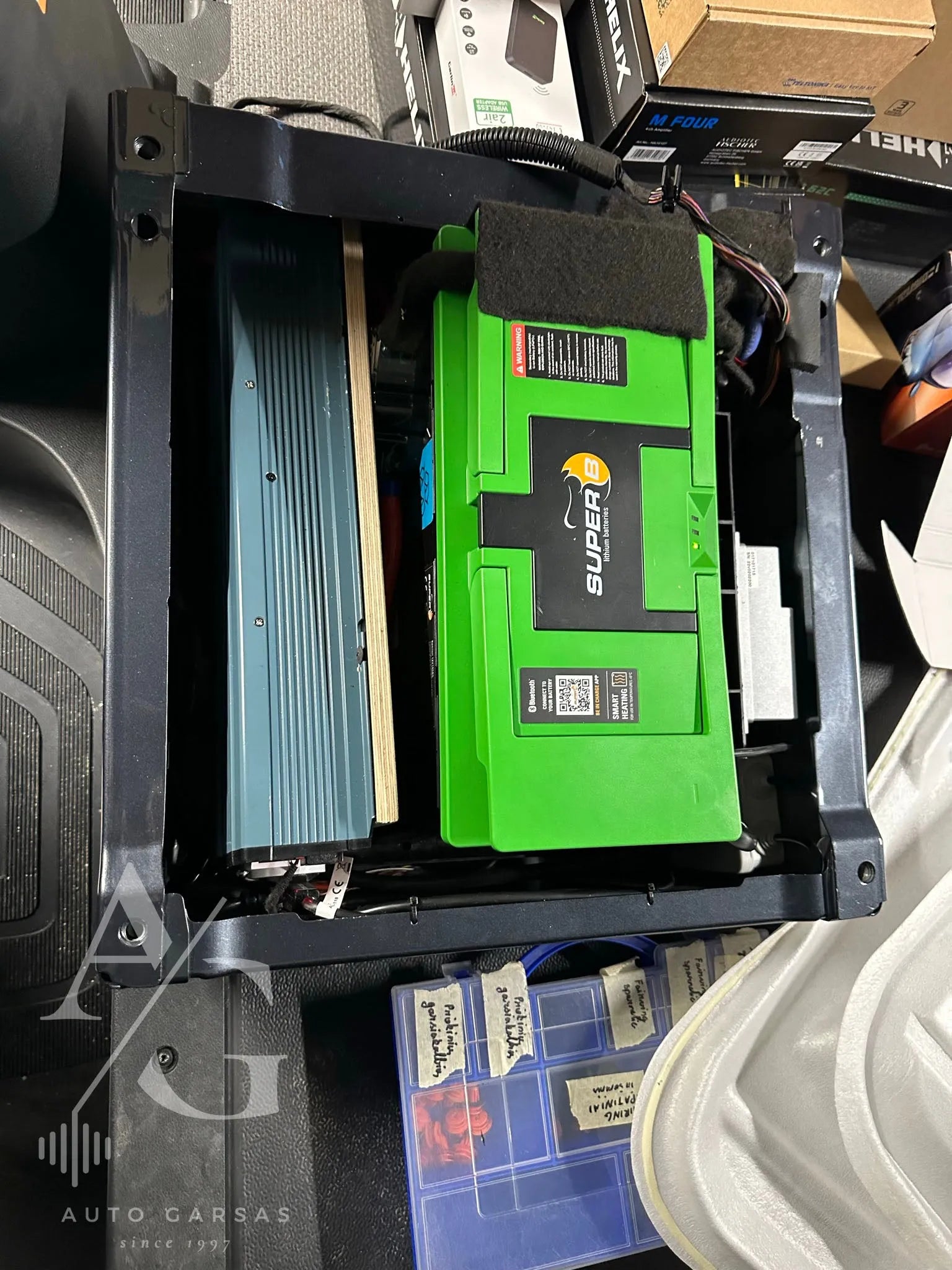 MB Sprinter, garso izoliacija, garso aparatūra, papildomas ličio akumas