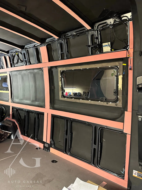 MB Sprinter, garso izoliacija, garso aparatūra, papildomas ličio akumas