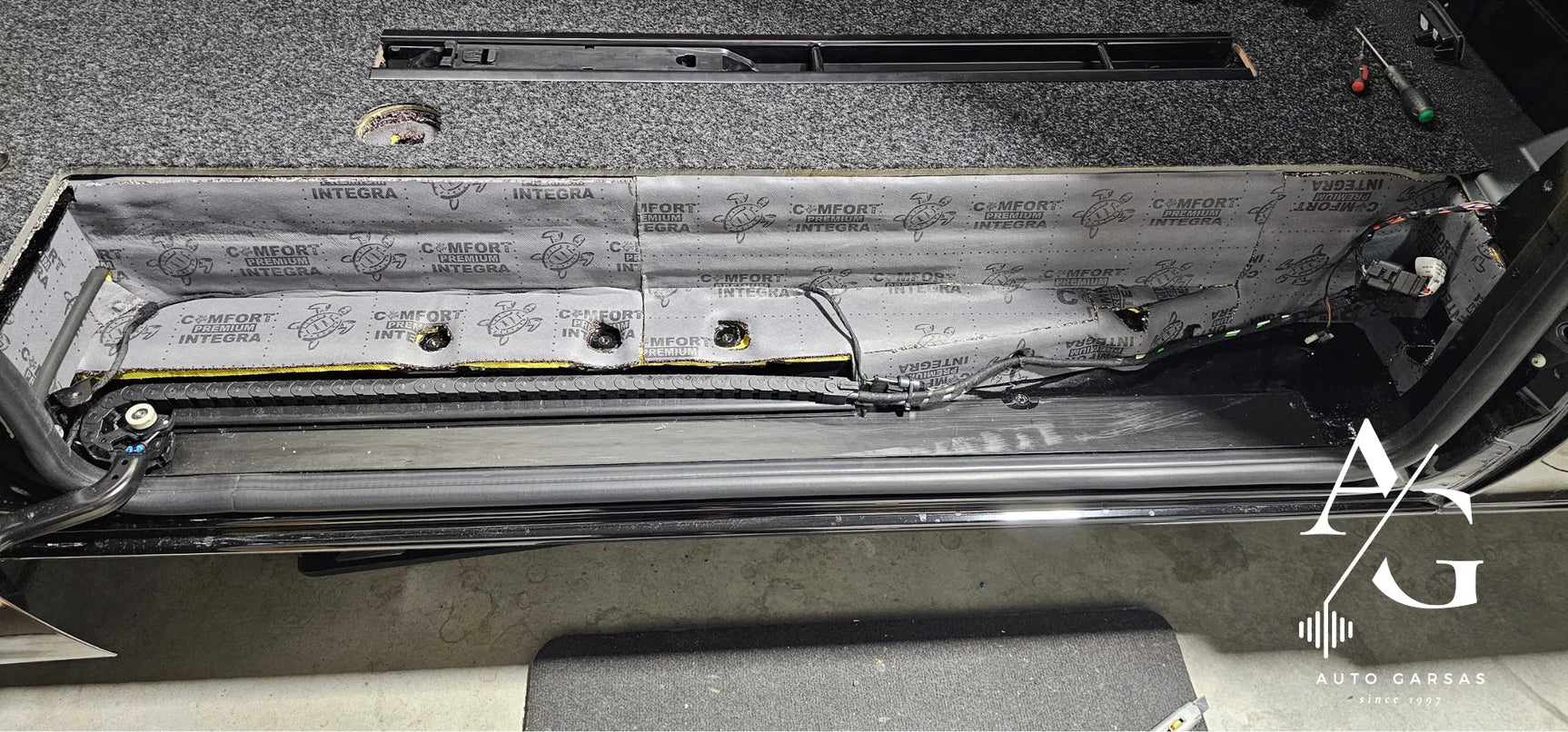 Mercedes Benz Sprinter 2025m - Garso izoliacija