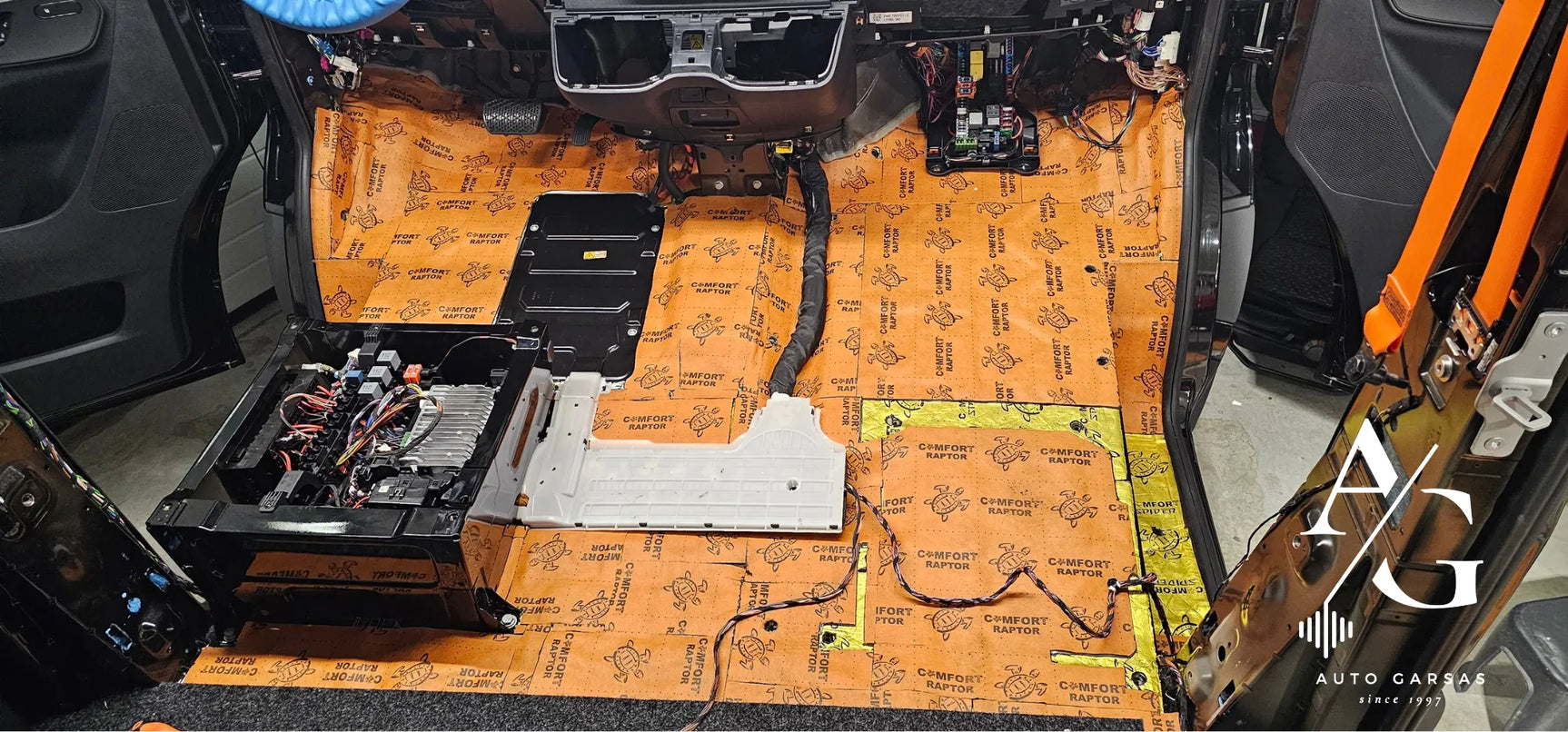 Mercedes Benz Sprinter 2025m - Garso izoliacija