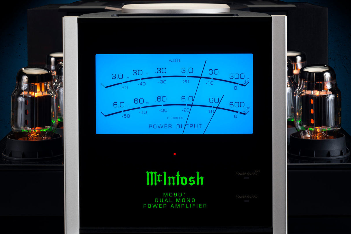 McIntosh MC901, monofoninis stiprintuvas (sujungia 300 vatų lempinį stiprintuvą ir 600 vatų tranzistorinį stiprintuvą viename korpuse) 