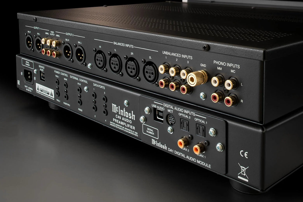 McIntosh C49, 2-jų kanalų pradinis stereo stiprintuvas - Skaitmeninių garso jungčių aikštelė su USB