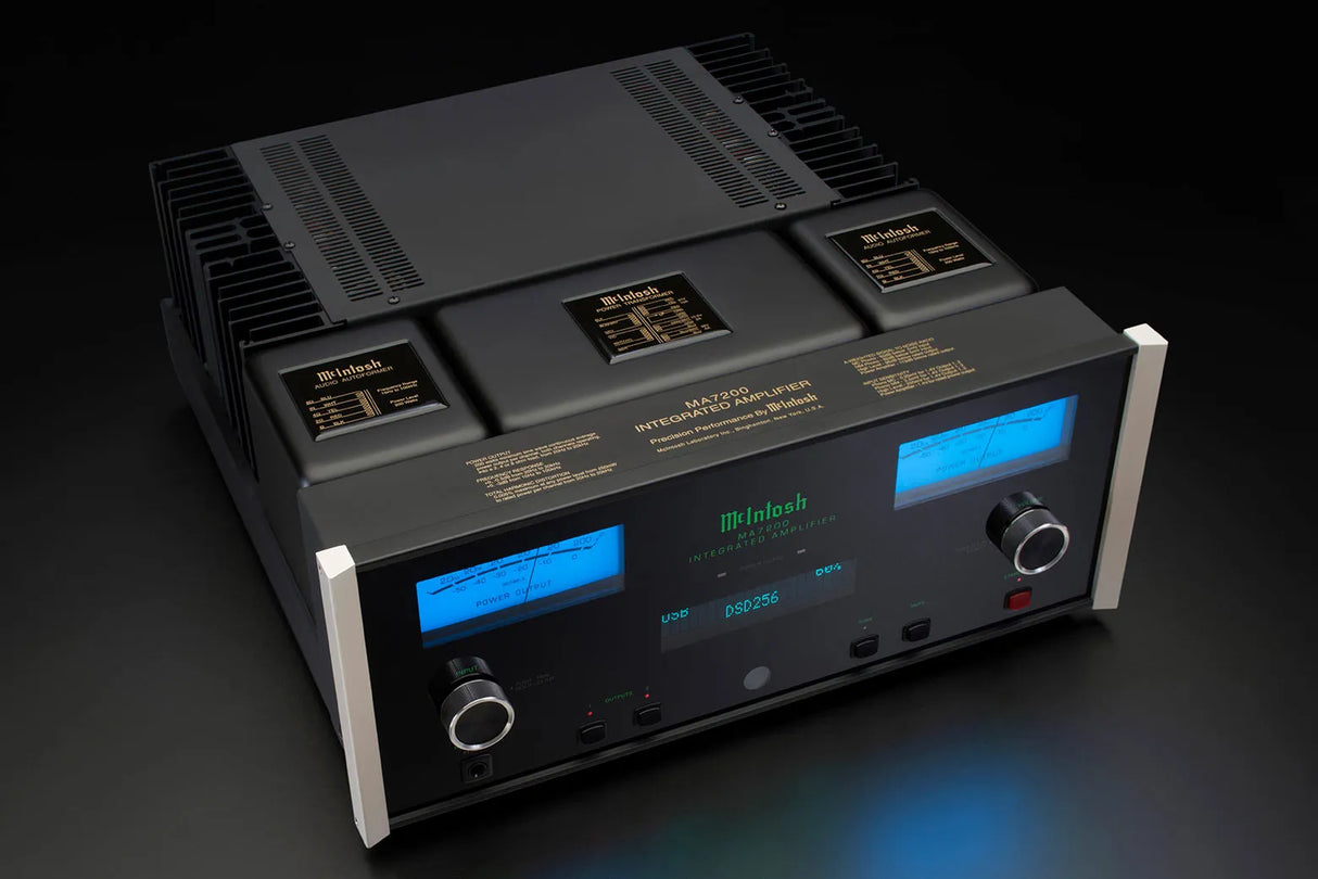 McIntosh MA7200, 2-jų kanalų integruotas stereo stiprintuvas - Dideli mėlyni VU metrai ir aušinimo radiatoriai