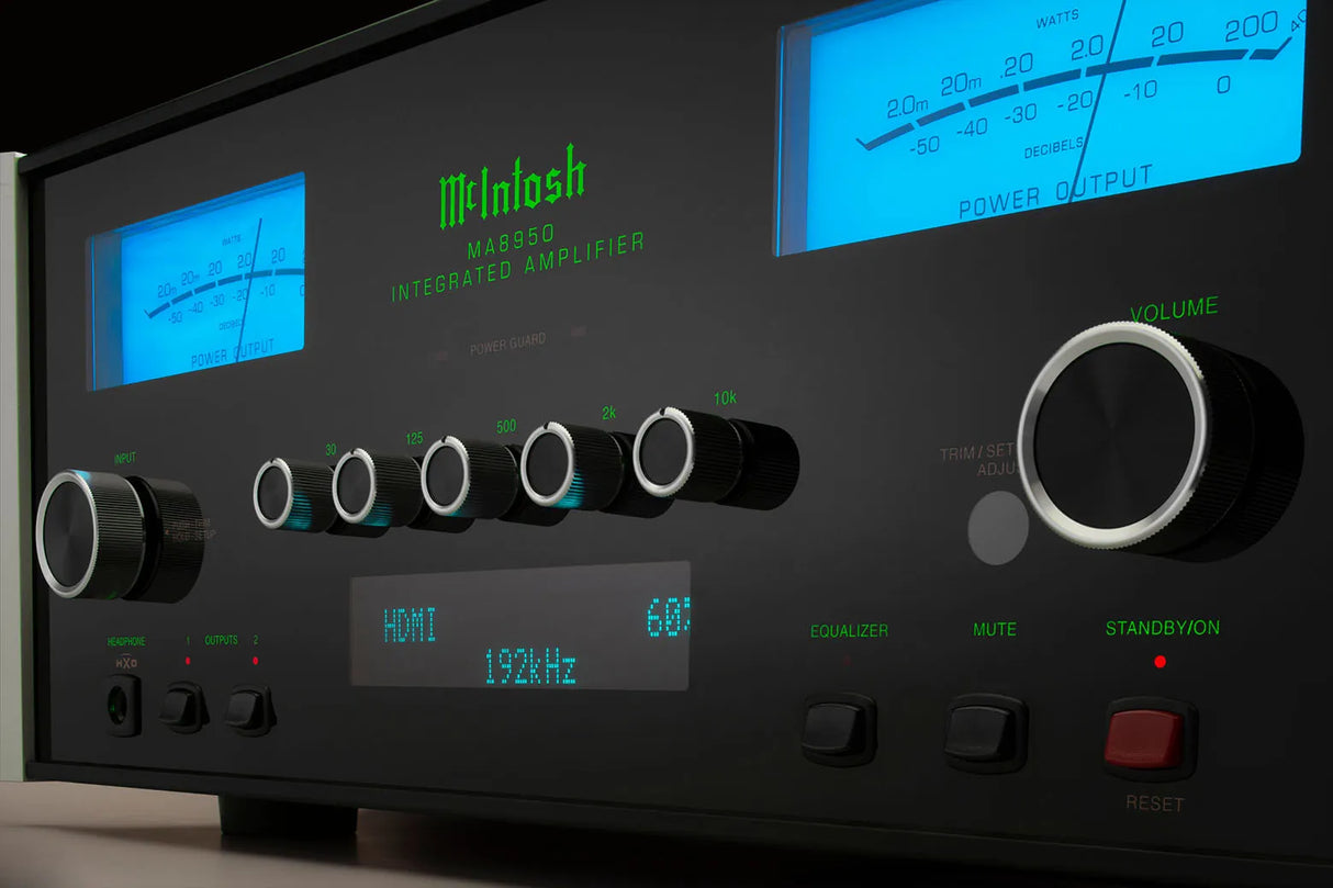 McIntosh MA8950, 2-jų kanalų integruotas stereo stiprintuvas - Mėlyni indikatoriai ir valdymo ratukai iš arti