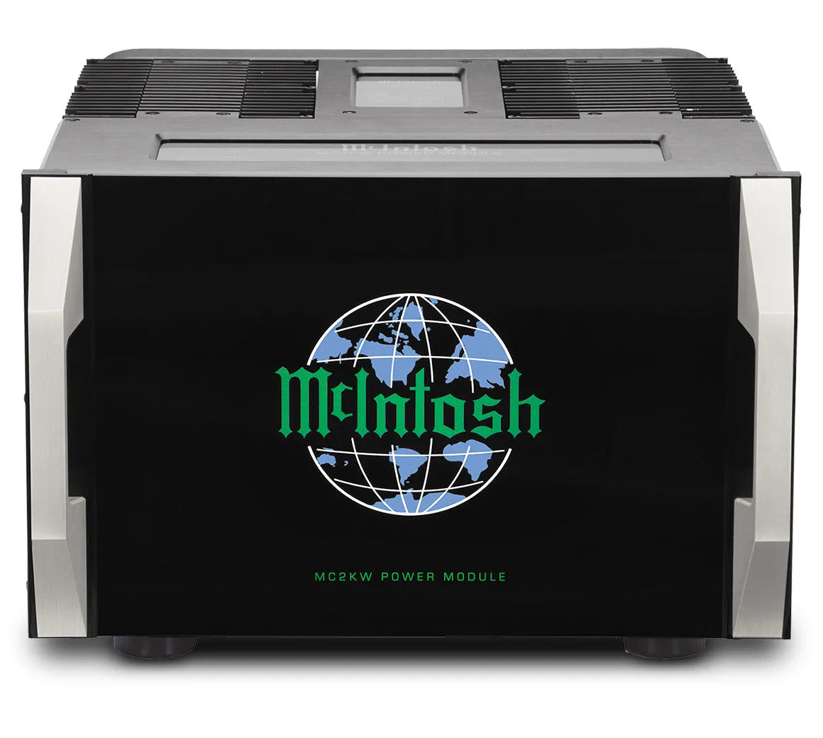 McIntosh MC2KW, monofoninis galios stiprintuvas, 2000W - priekinė panelė su logotipu ir ventiliacija