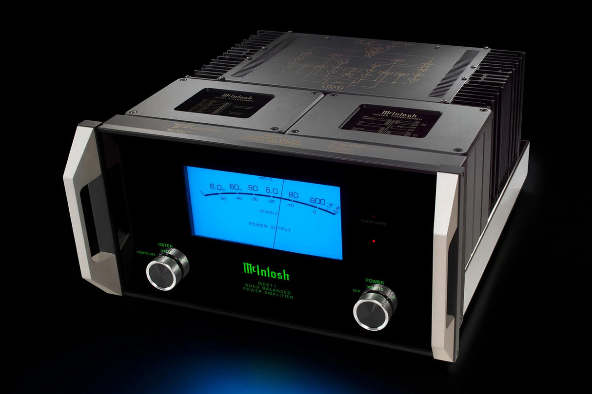 McIntosh MC611, monofoninis galios stiprintuvas, 600W - Metalo aušinimo radiatoriai su McIntosh logotipu