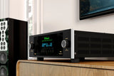 McIntosh MHT300, 7.2 kanalo namų kino stiprintuvas su Dolby Atmos, Dirac Live - priekinis skydelis su ekranu ir valdymo ratukais