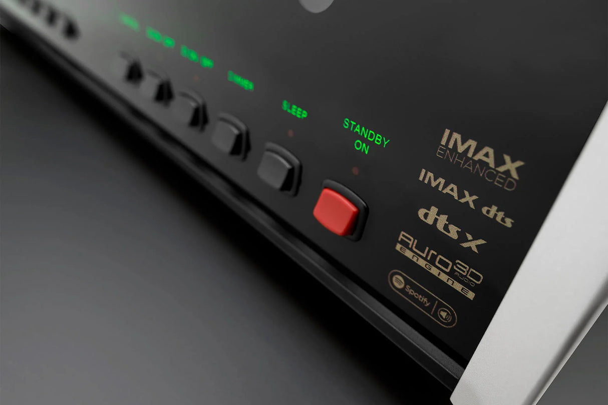 McIntosh MX123, A/V namų kino procesorius - priekinės panelės logotipai ir mygtukai