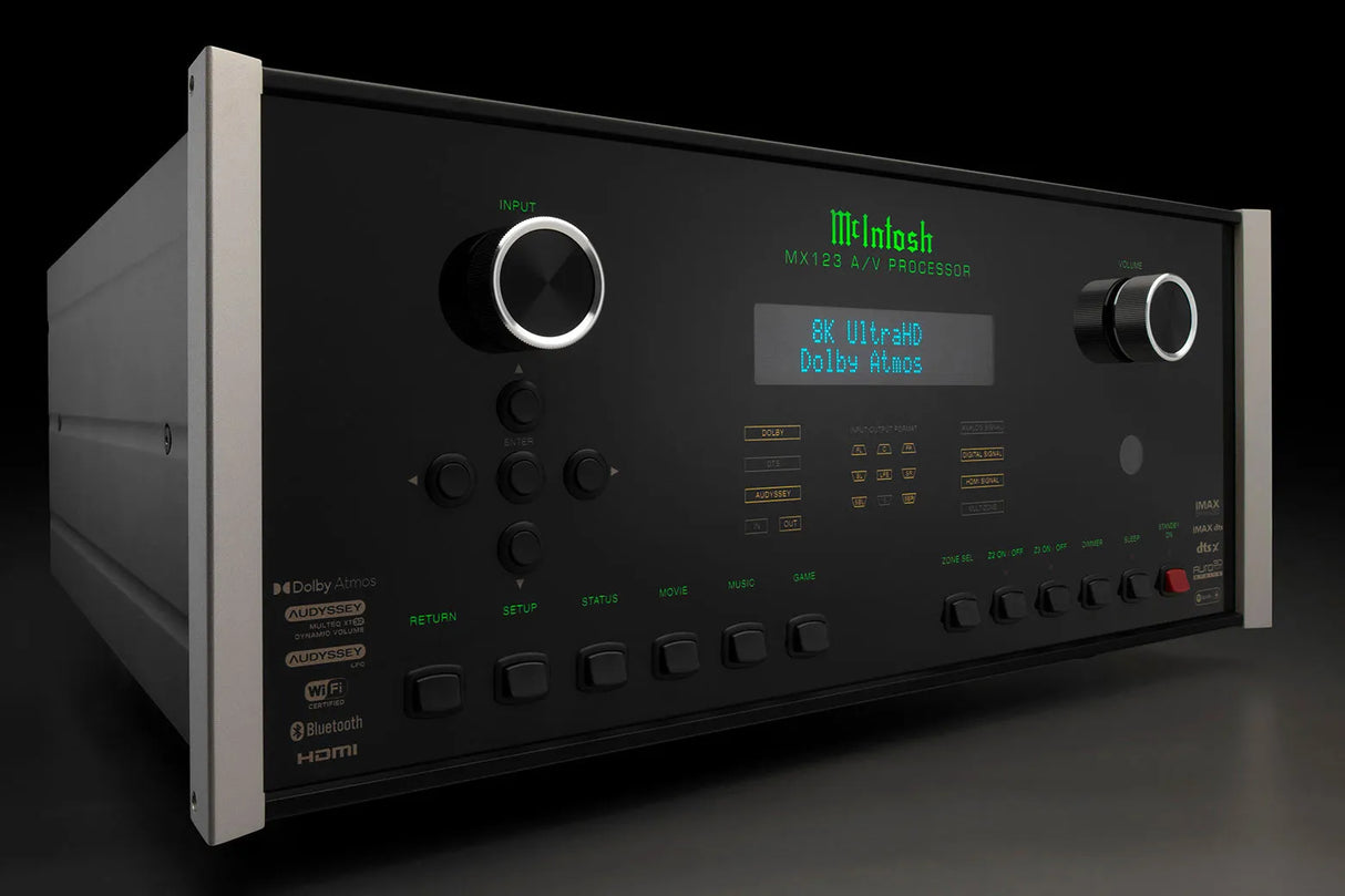 McIntosh MX123, A/V namų kino procesorius - šoninis vaizdas su šviesiais kraštais