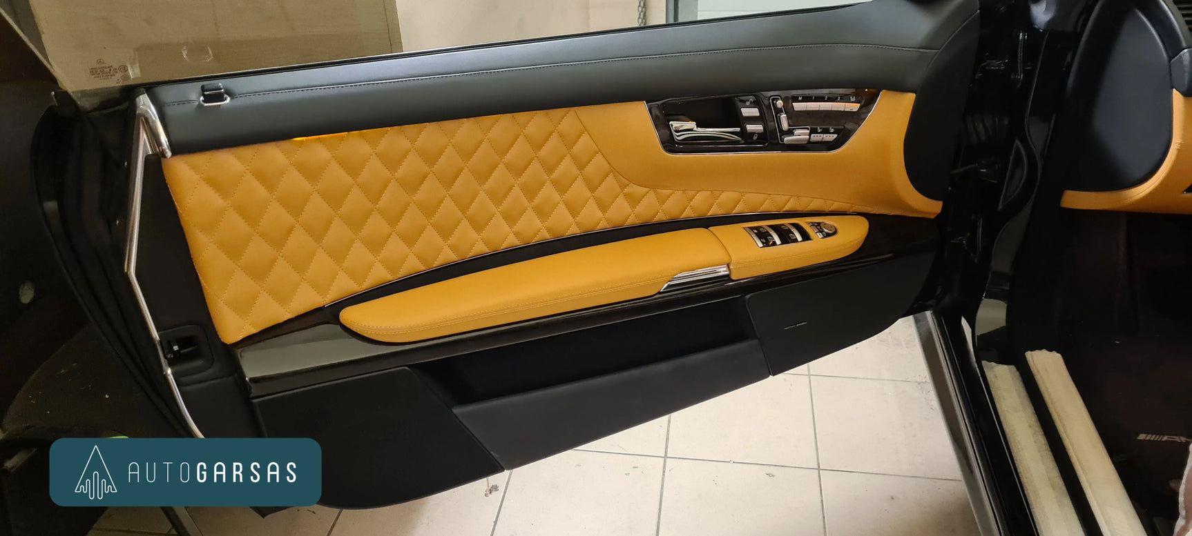 Mercedes-Benz CL 65 AMG - garso aparatūra, dalinė garso izoliacija