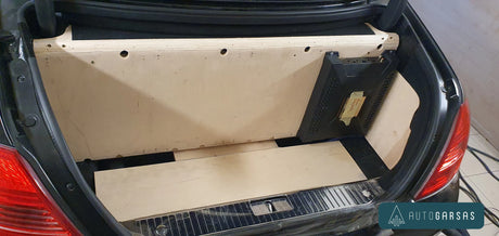 Mercedes-Benz CL 65 AMG - garso aparatūra, dalinė garso izoliacija