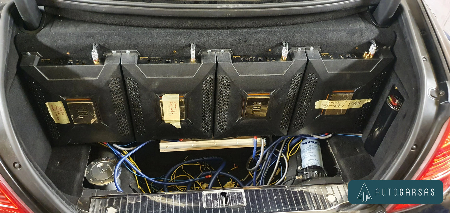 Mercedes-Benz CL 65 AMG - garso aparatūra, dalinė garso izoliacija