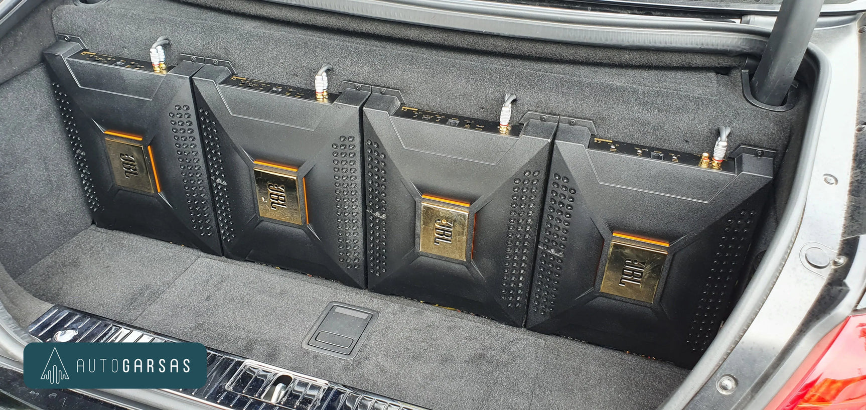 Mercedes-Benz CL 65 AMG - garso aparatūra, dalinė garso izoliacija