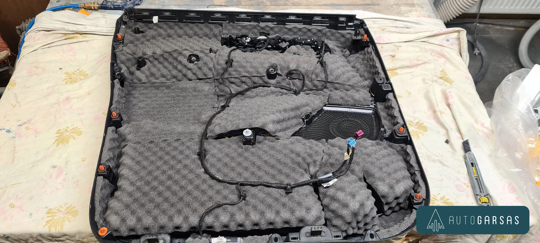 Mercedes-Benz V - Pilna garso izoliacija ir garso aparatūra