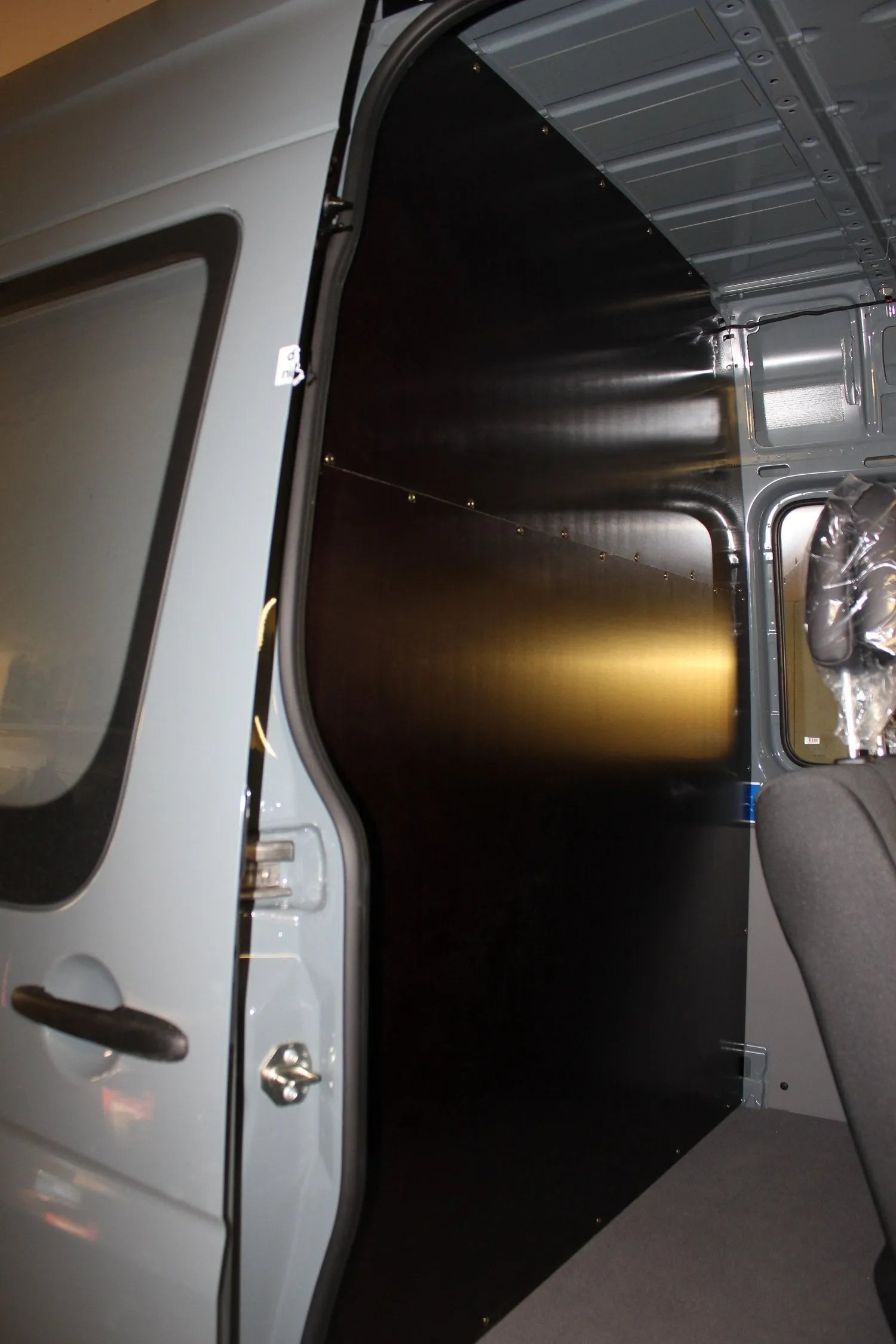 Mikro autobuso pertvaros įrengimas