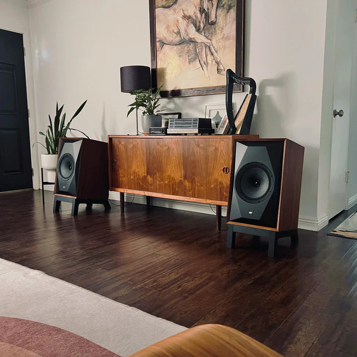 MoFi Electronics SourcePoint 10, lentyninių garso kolonėlių žemo profilio stovai