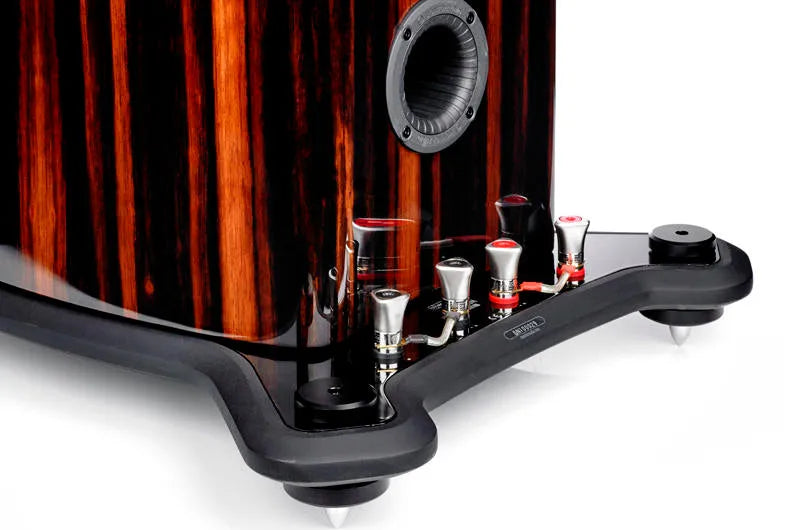 Monitor Audio Platinum PL300 II, grindinės garso kolonėlės - jungtys ir tvirtinimo detalės iš arti