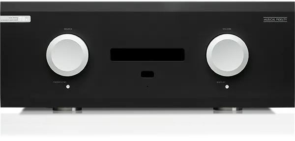 Musical Fidelity M8XI, integruotas stereo stiprintuvas - Dideli sidabriniai valdymo ratukai ir ekranas