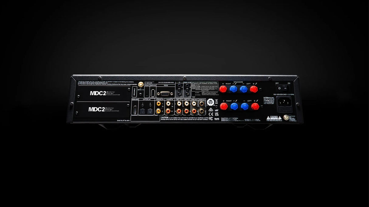 NAD C 379, hibridinis DAC stiprintuvas - galinė panelė su jungtimis ir moduline konstrukcija