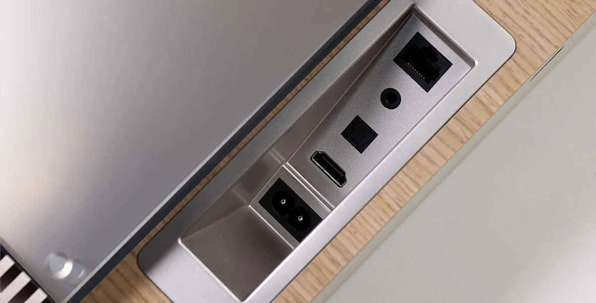 Naim Mu-so 2 Wood, bevielė muzikos sistema - galinė panelė su jungtimis ir medžio apdaila