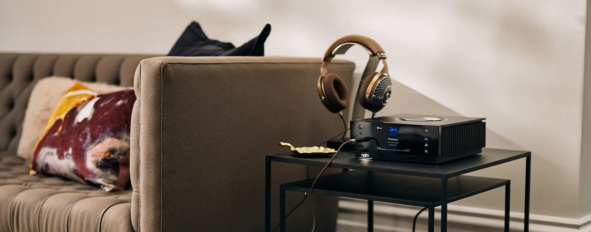Naim Uniti Atom Headphone Edition, Tinklo grotuvas bei ausinių stiprintuvas - Ausinės su laidu prijungtos prie grotuvo