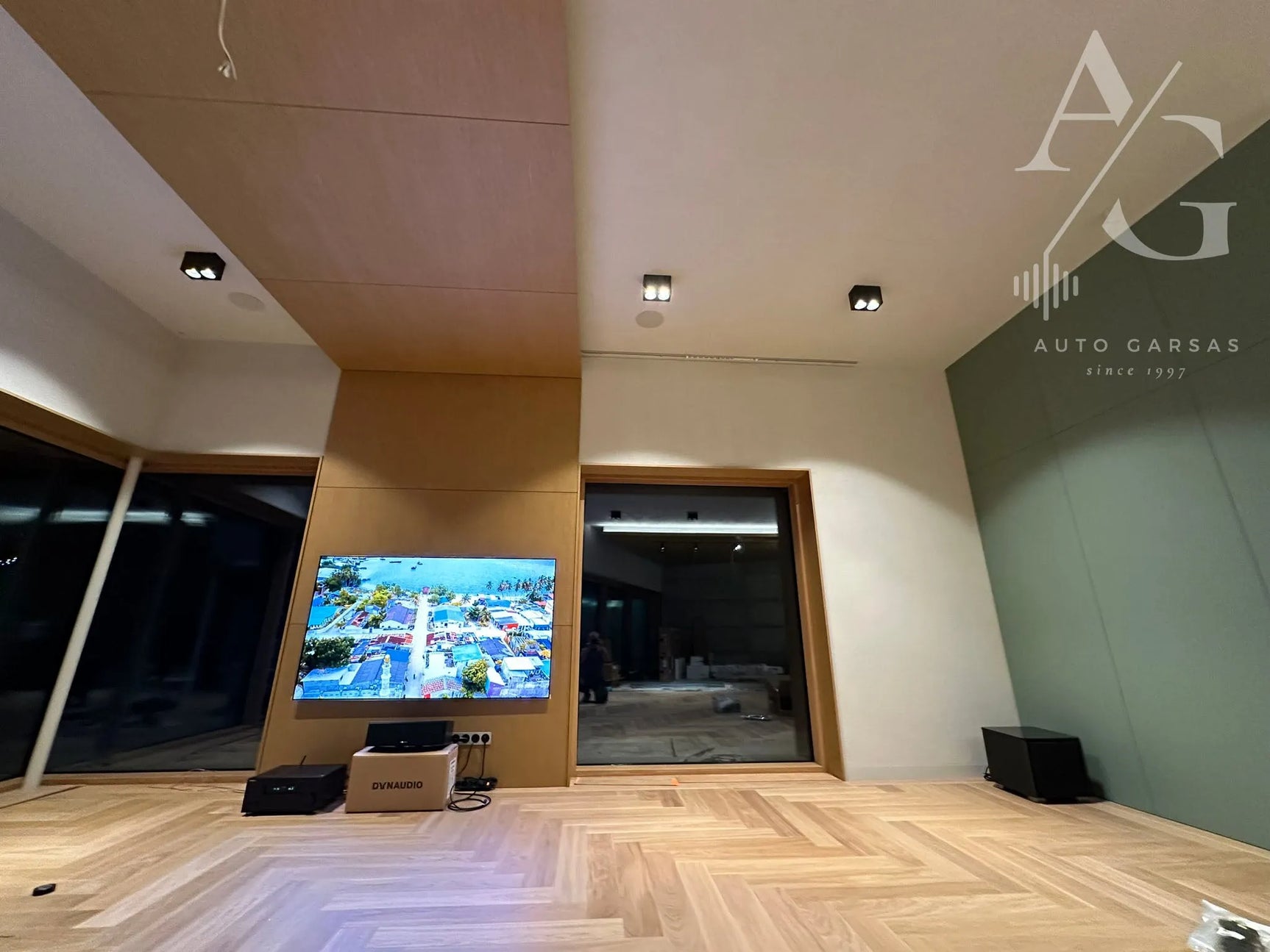 Namų kino sistema, Dynaudio + Onkyo RZ50 + SVS 2000 PRO subas