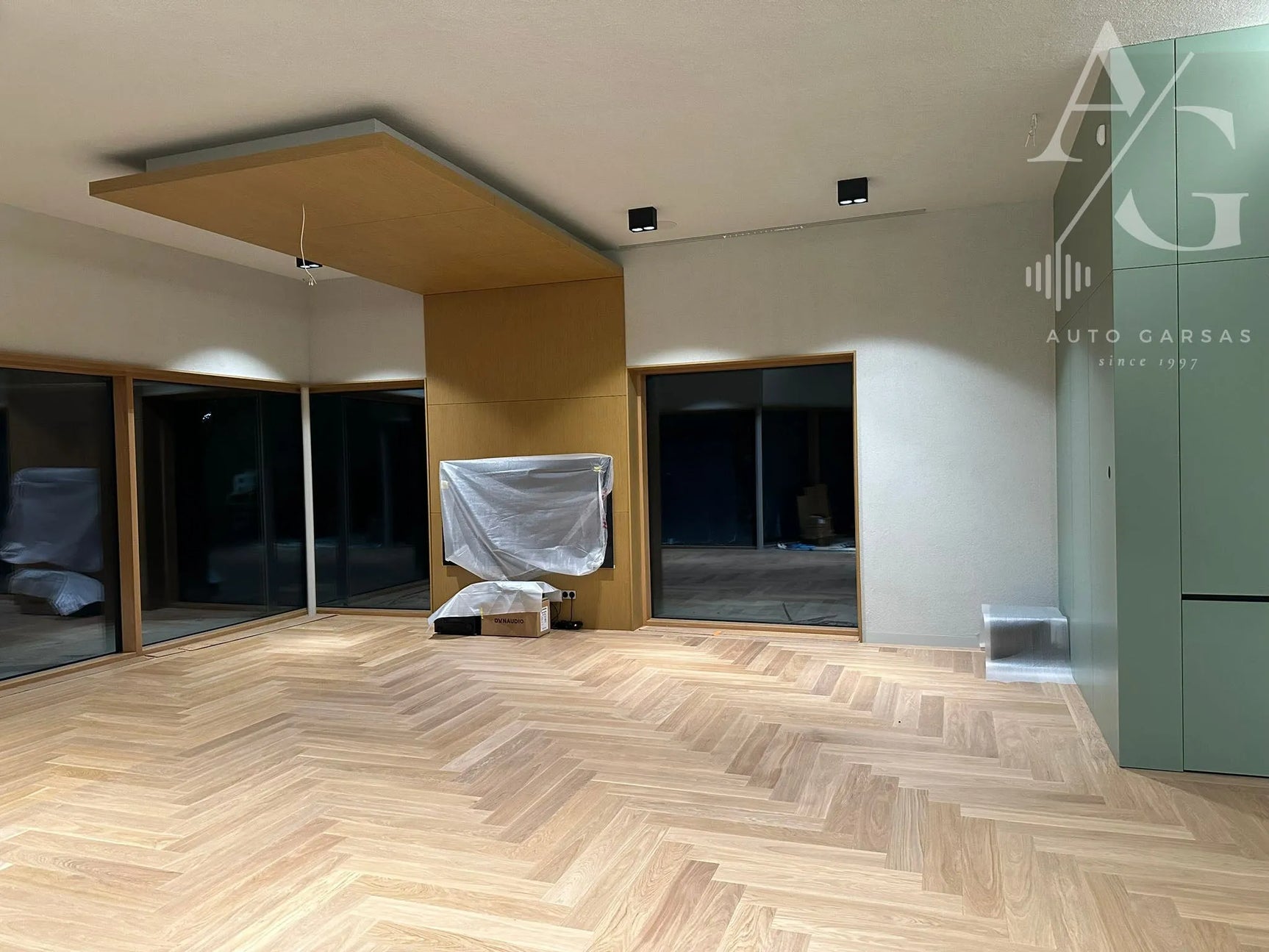 Namų kino sistema, Dynaudio + Onkyo RZ50 + SVS 2000 PRO subas