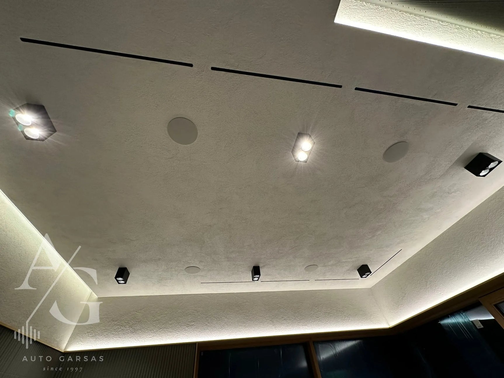 Namų kino sistema, Dynaudio + Onkyo RZ50 + SVS 2000 PRO subas