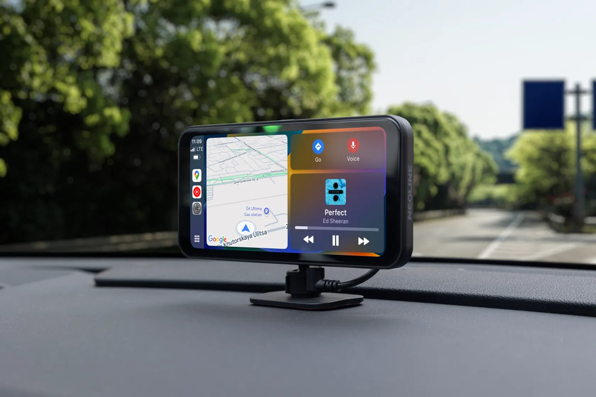 Neoline Smartway, 2-jų kamerų 4K vaizdo registratorius su Android Auto ir Apple Carplay - ekranas su navigacija ir muzika