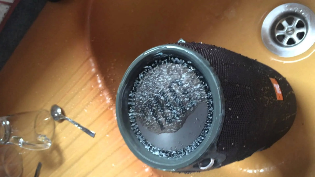 Nešiojama belaidė garso kolonėlė JBL Xtreme su Bluetooth, atspari vandeniui