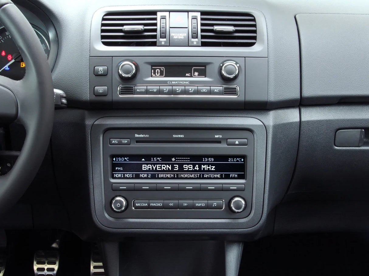 Pažangi navigacinė sistema Alpine X800D-U, su 8-ių colių ekranu