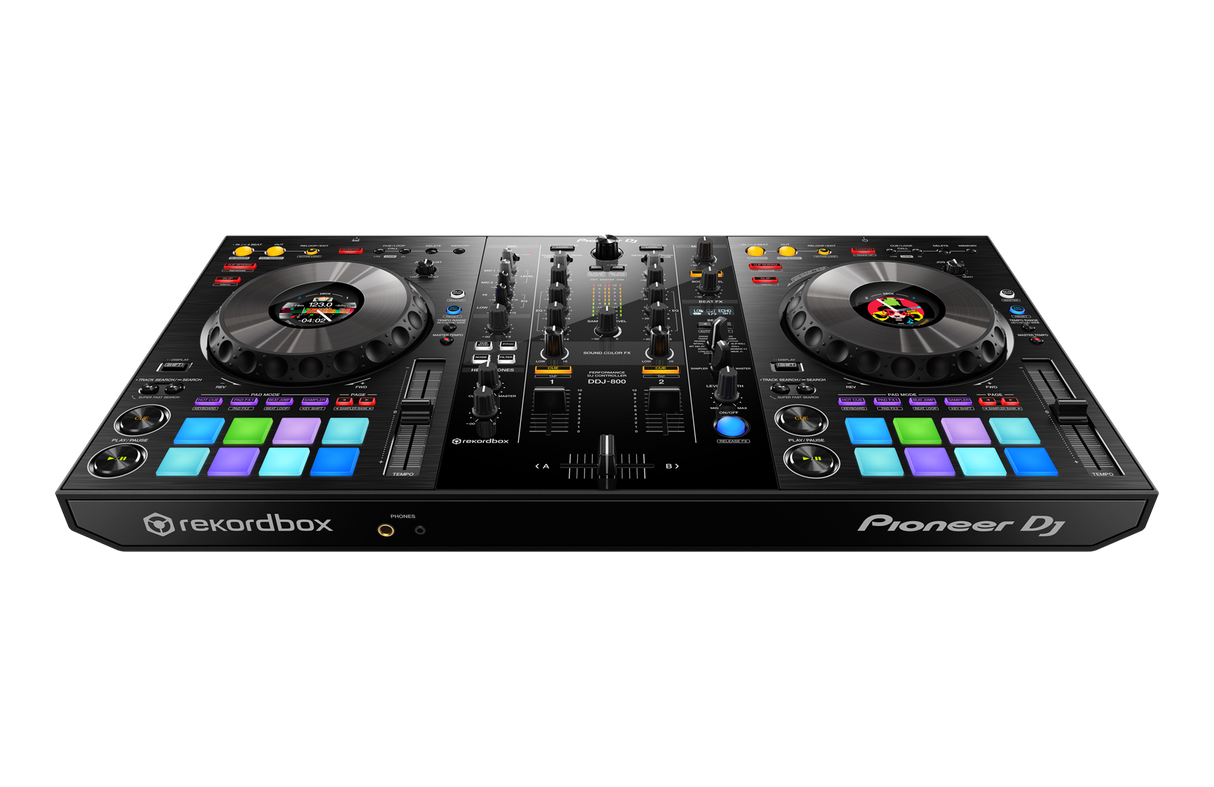 Pioneer DJ - DDJ-800 Rekordbox valdiklis - Spalvingi mygtukai ir apšviesti ratukai iš arti