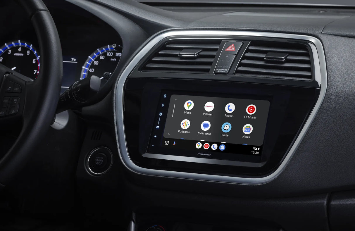 Pioneer SPH-DA77DAB, 6.8" multimedija su belaidžiu Apple CarPlay ir Android Auto - Pioneer logotipas ekrano apačioje